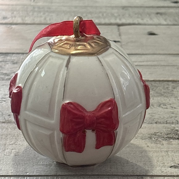 Elizabeth Arden 1994 Red Door Scented Porcelain Pomander Christmas‎ Ornament - Picture 5 of 12